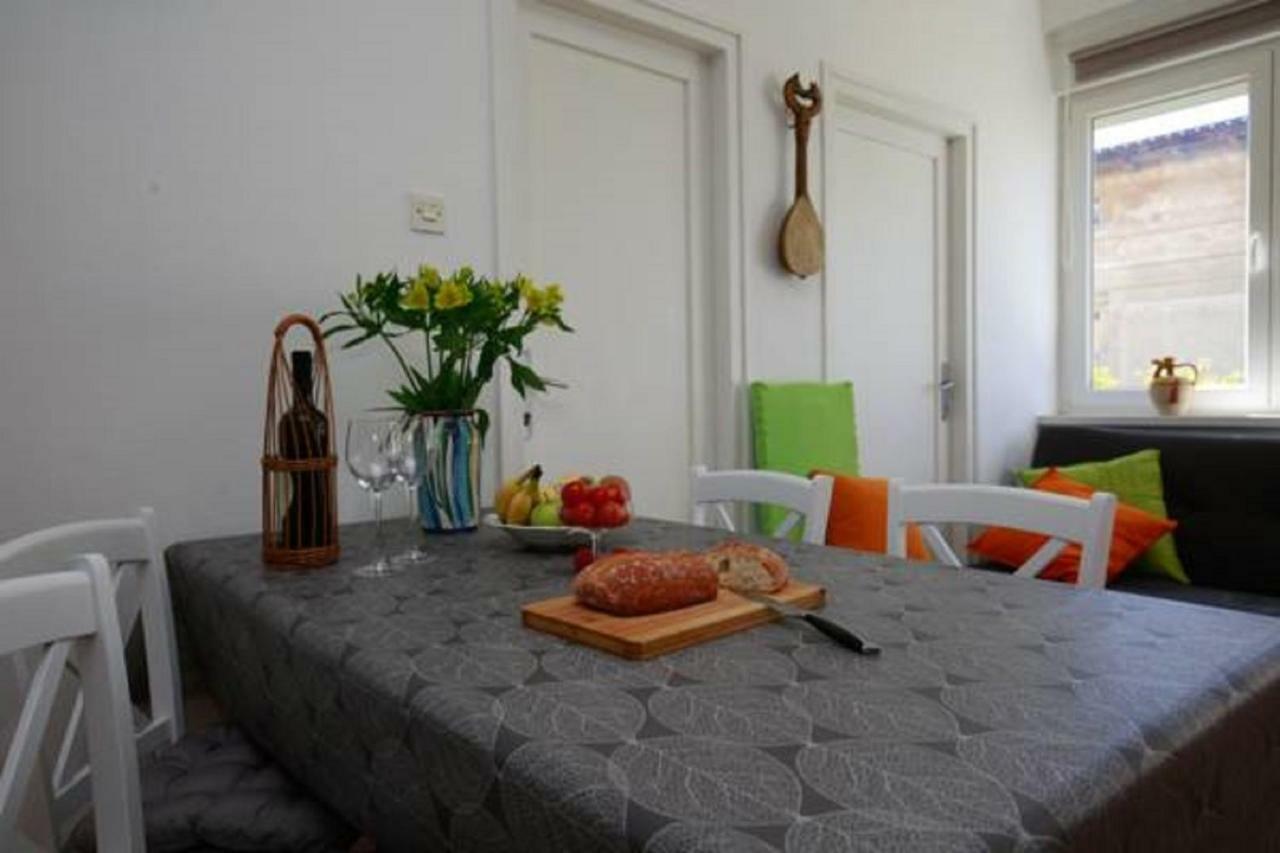 Pietas Iulia Apartment Pula Exterior photo